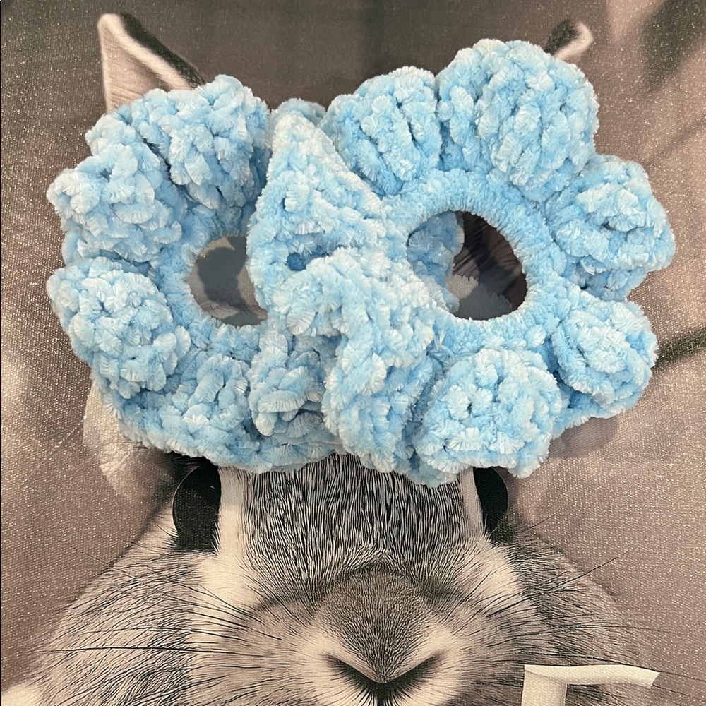 🧩 Blue Plush Scrunchies - Set of 2